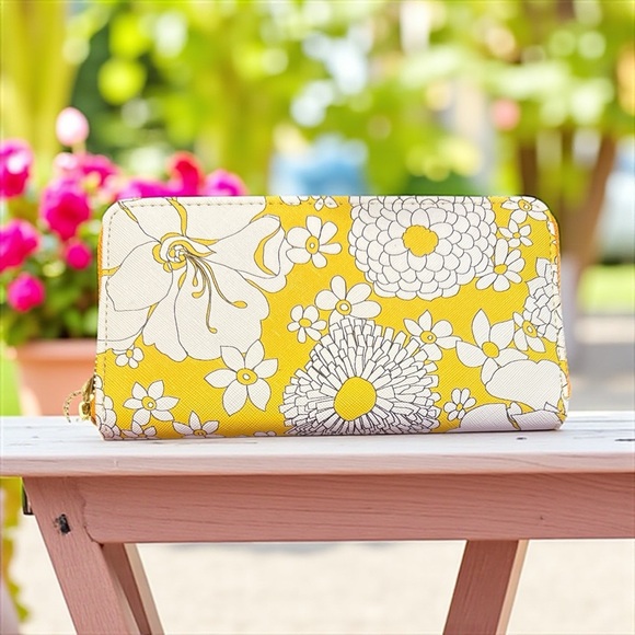 Trina Turk Floral Yellow and White Wallet NWOT - Picture 1 of 4